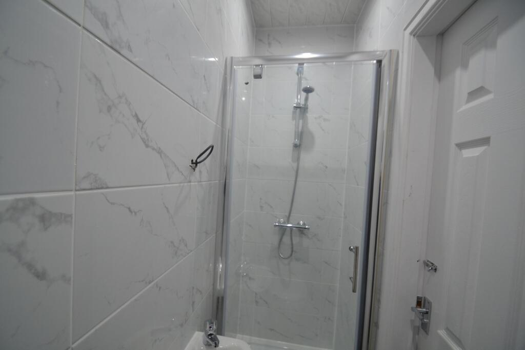 2 bedroom house share for rent