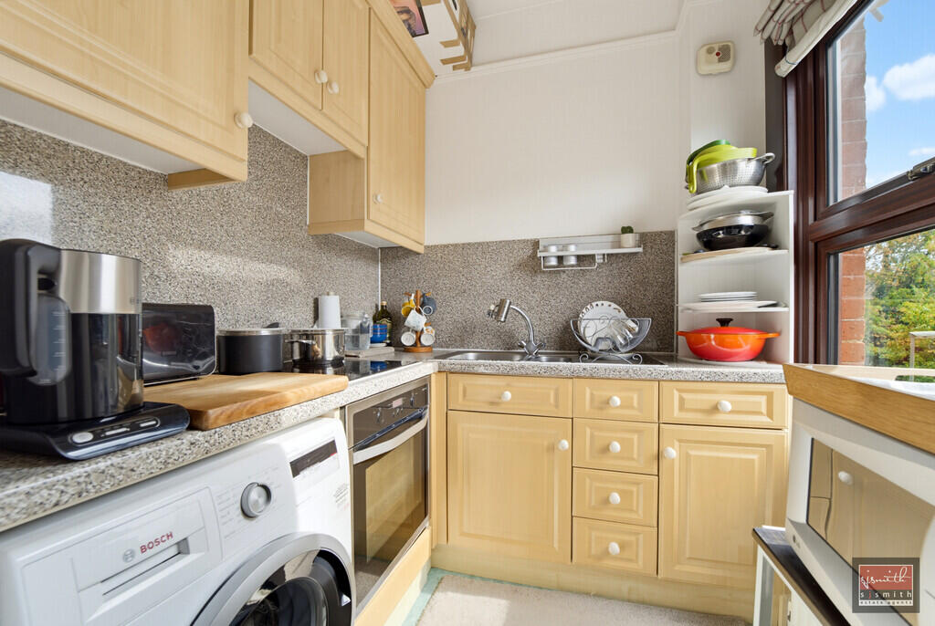 Apartment in Twickenham - View 4