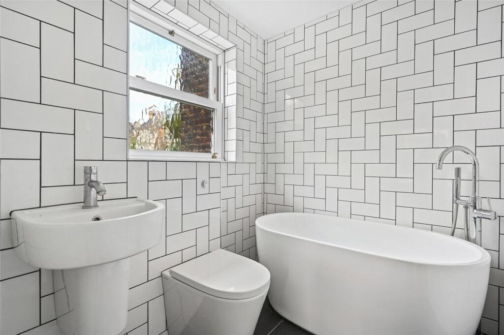 Apartment in London - More