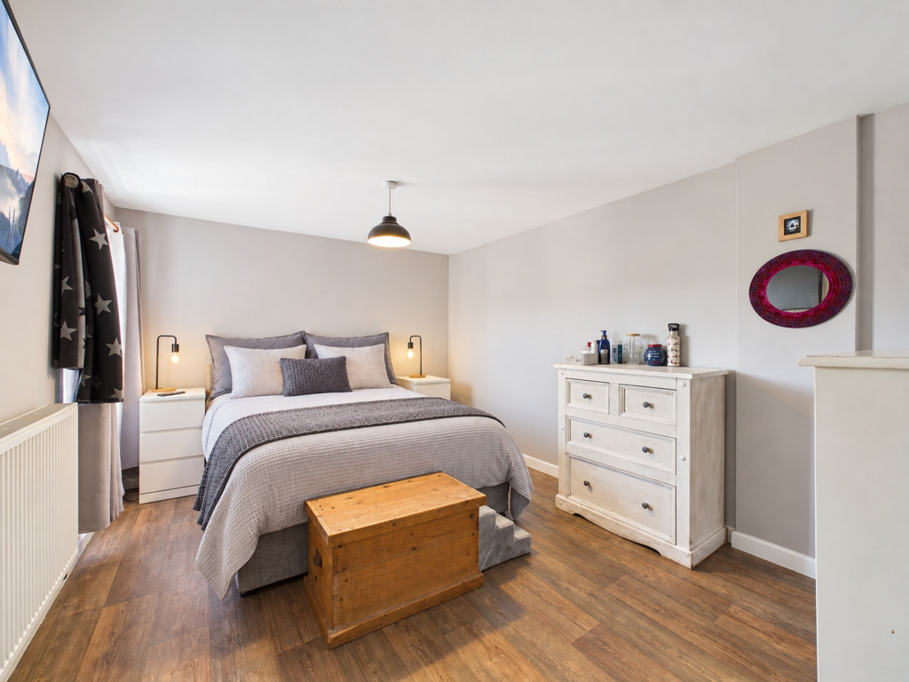 House in Plymouth, Camelford - More