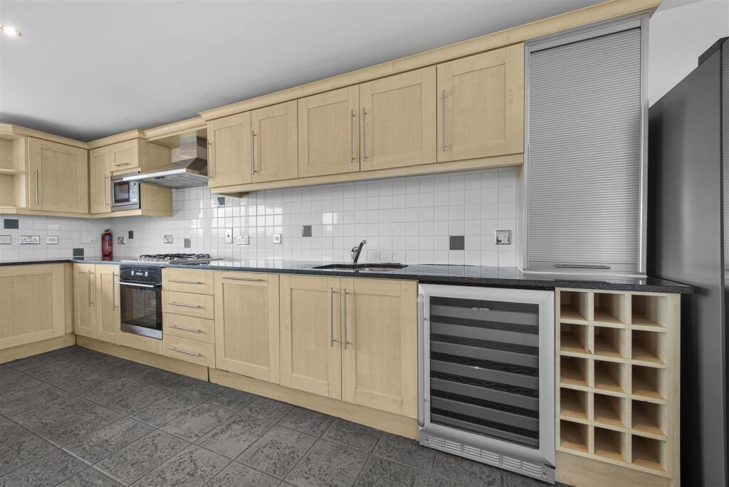 4 bedroom penthouse for rent