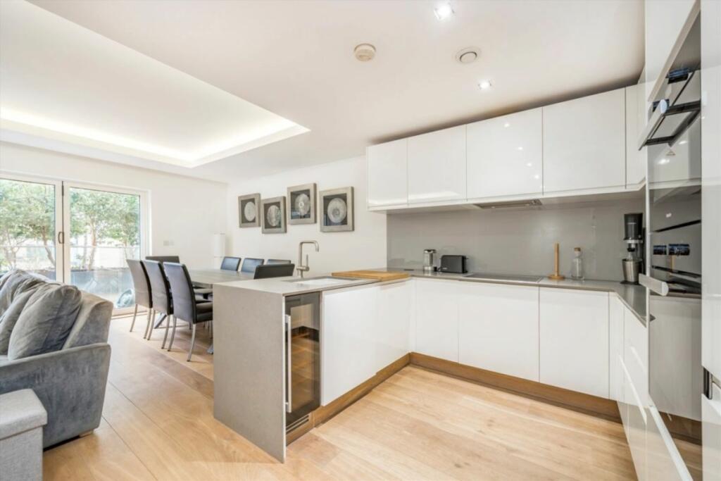 2 bedroom duplex for rent