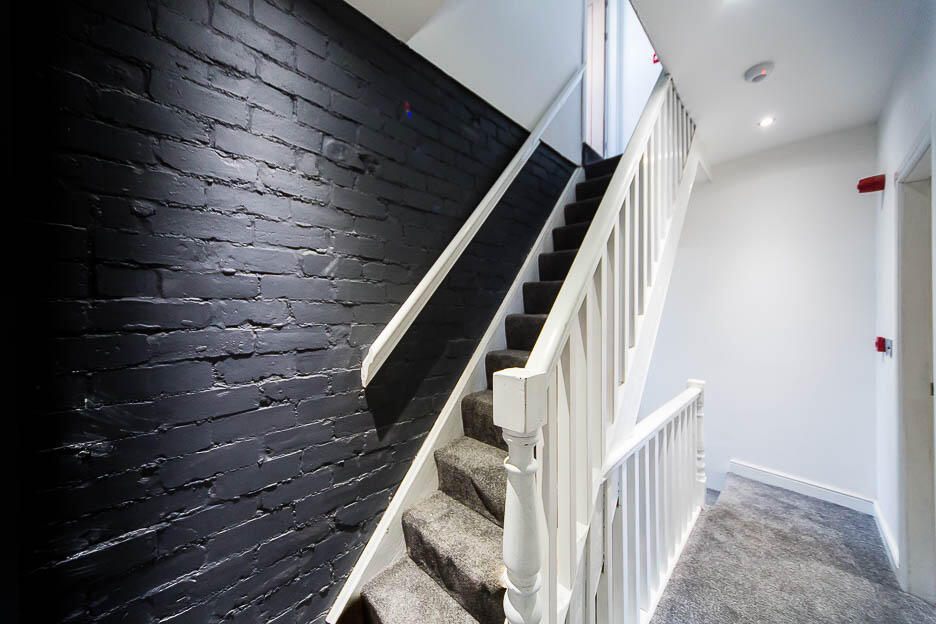6 bedroom terraced house for rent
