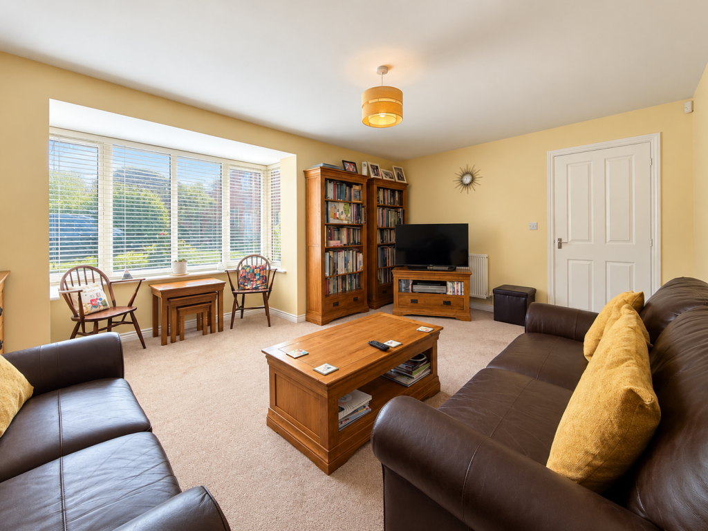 Butterworth Close, Wythall, B47 6AH photo 5
