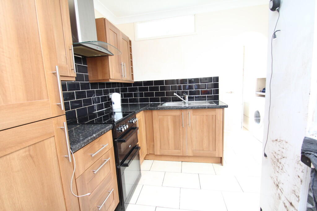 Apartment in Hove, Hangleton - View 3