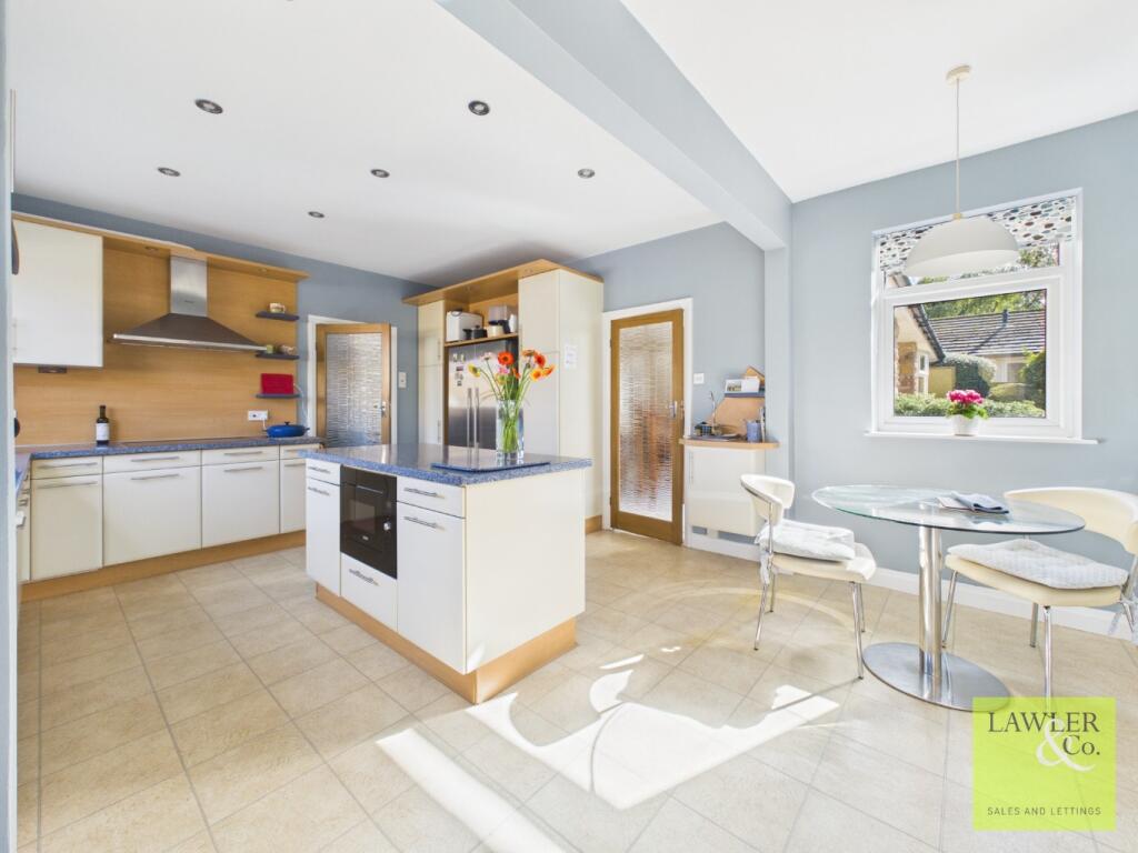 Anglesey Drive, Poynton, Stockport, Cheshire, SK12 1BT photo 4