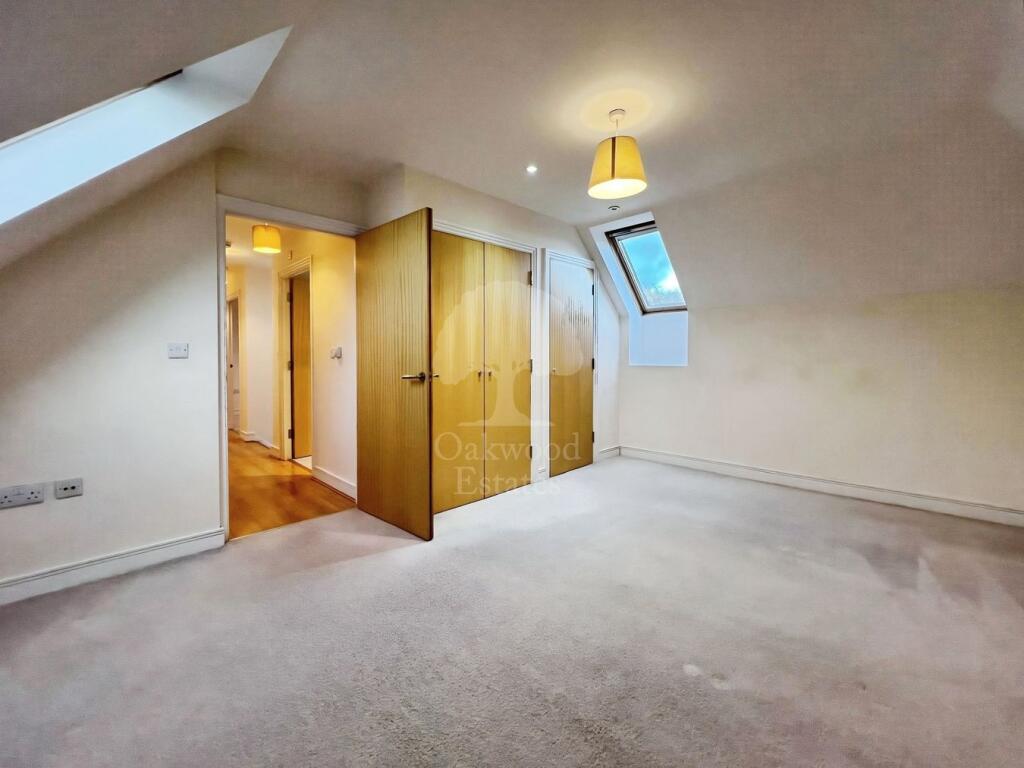 Apartment in Hemel Hempstead - View 3
