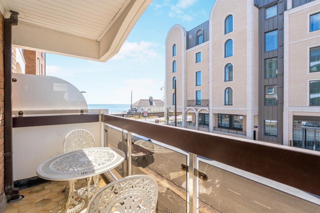 Apartment in Portsmouth - View 4