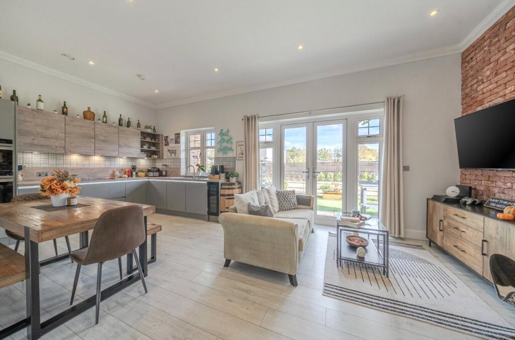 Apartment in Surrey Heath, Windlesham - More