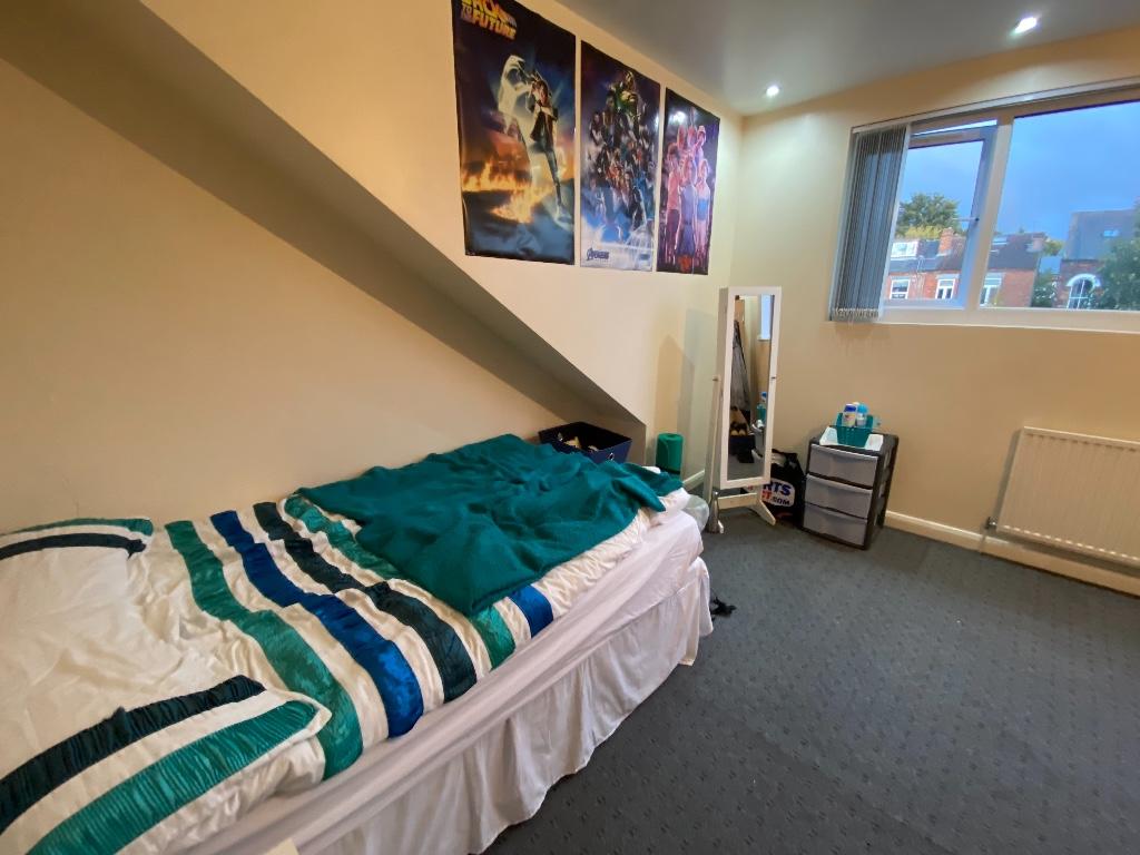 6 bedroom terraced house for rent