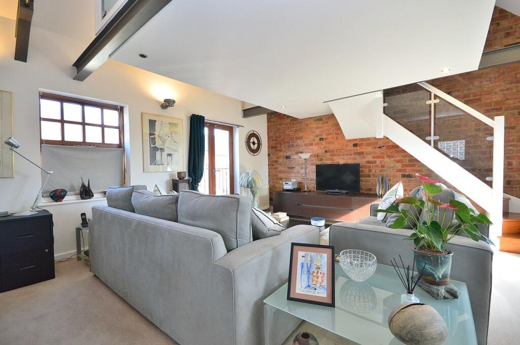House in Northampton, West Northamptonshire - View 4