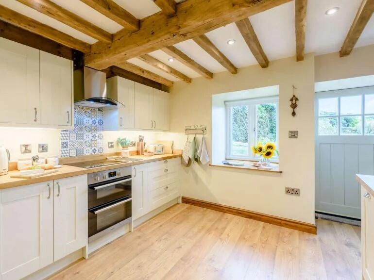 Cae Madog Farm, Ffordd Yr Ysgol, Gwynfryn, Wrexham, LL11 5TR photo 5