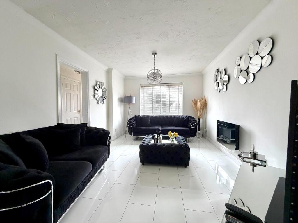 Flinters Close, Wootton Fields, Northampton NN4 photo 3