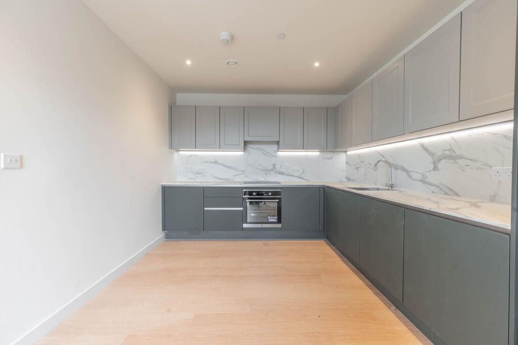 Apartment in Harrow - View 4