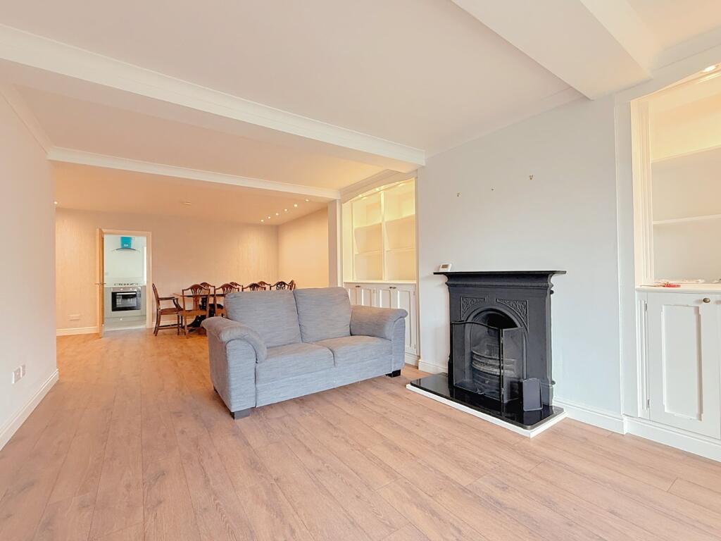 House in Bradford, West Yorkshire - View 2