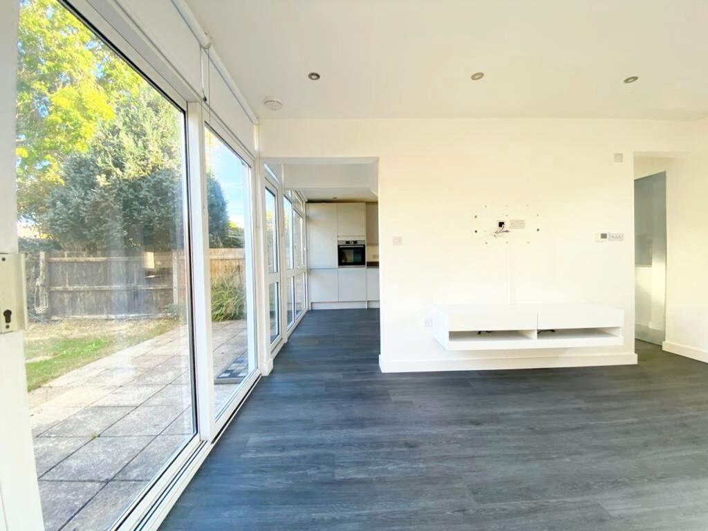 House in Dartford - More