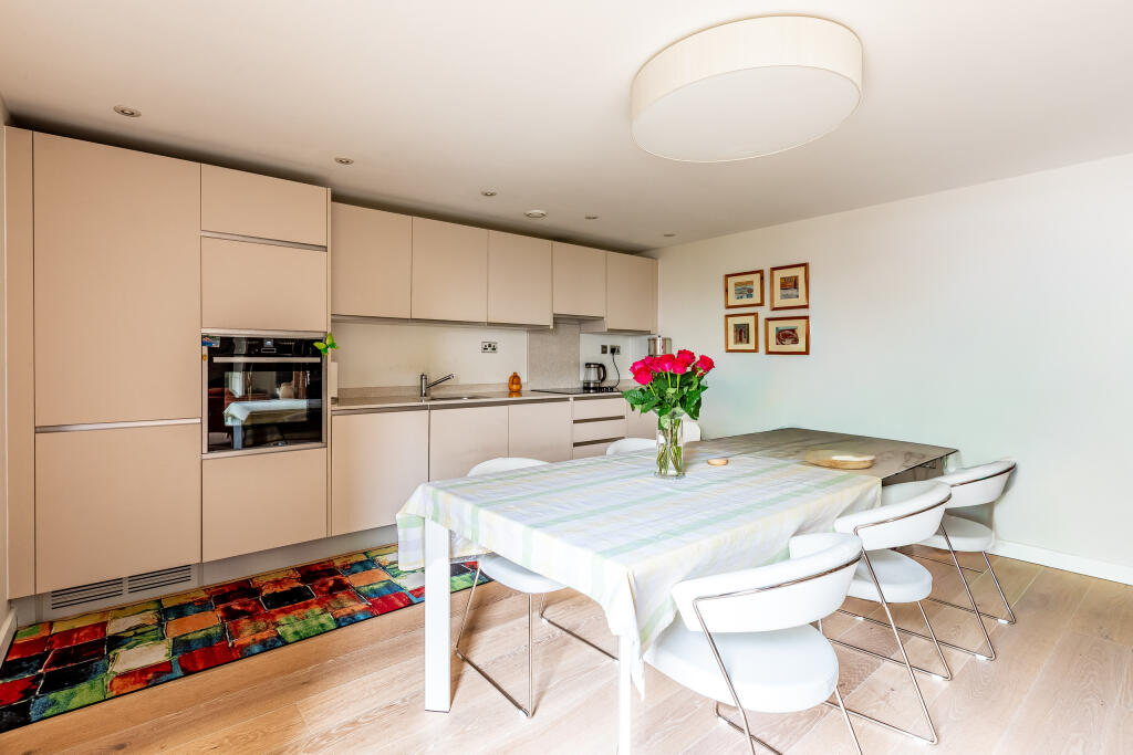Apartment in Bristol - View 4