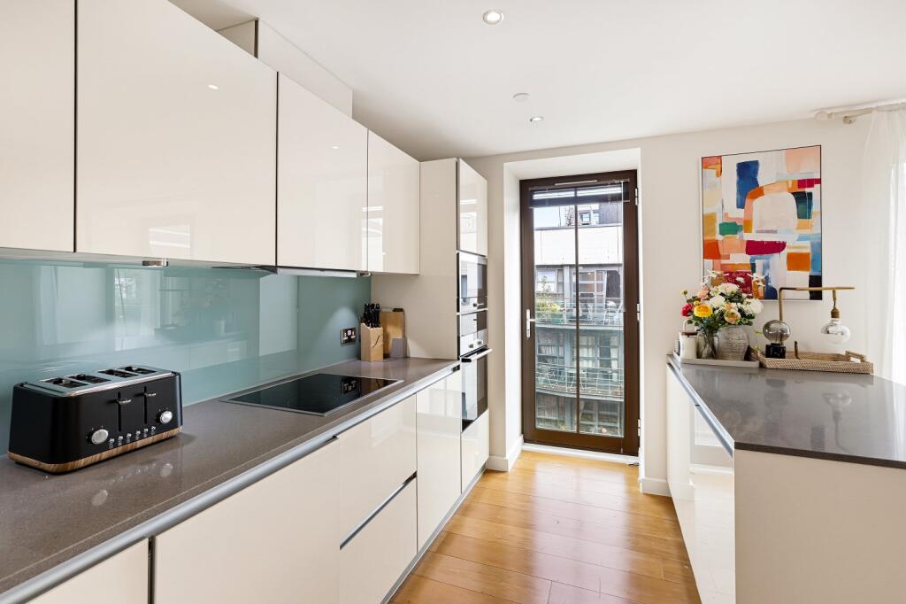 Apartment in London, City of Westminster - More