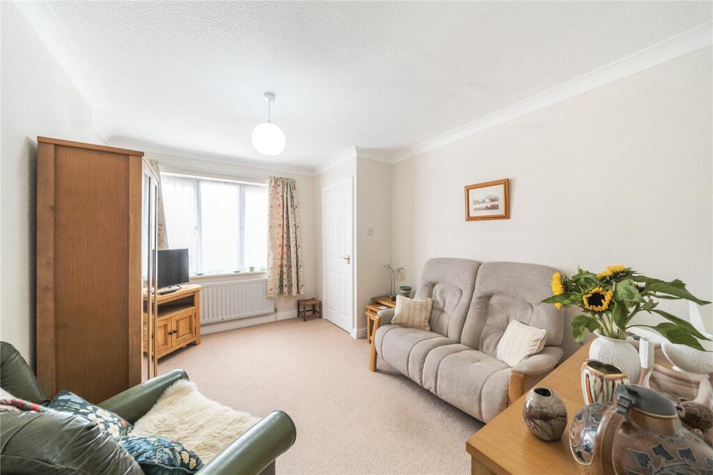 Waite Close, Pocklington, York, YO42 photo 2