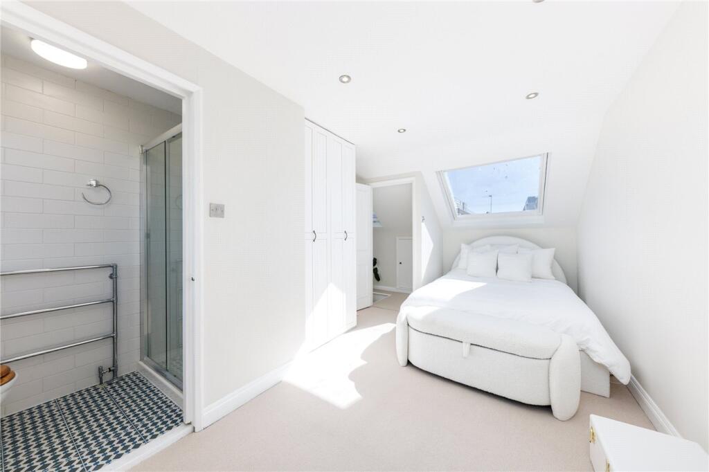 Apartment in London - View 3