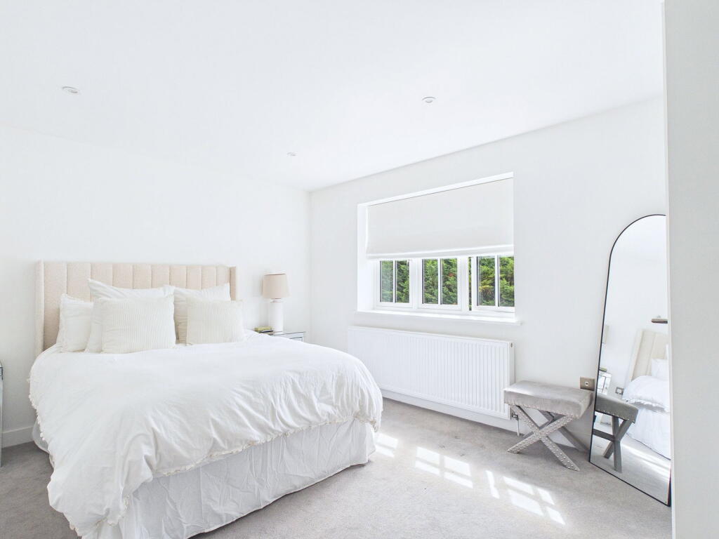 House in Three Rivers, Croxley Green - View 5