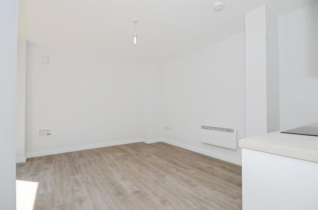 Newsom Place, ST. ALBANS - View 3