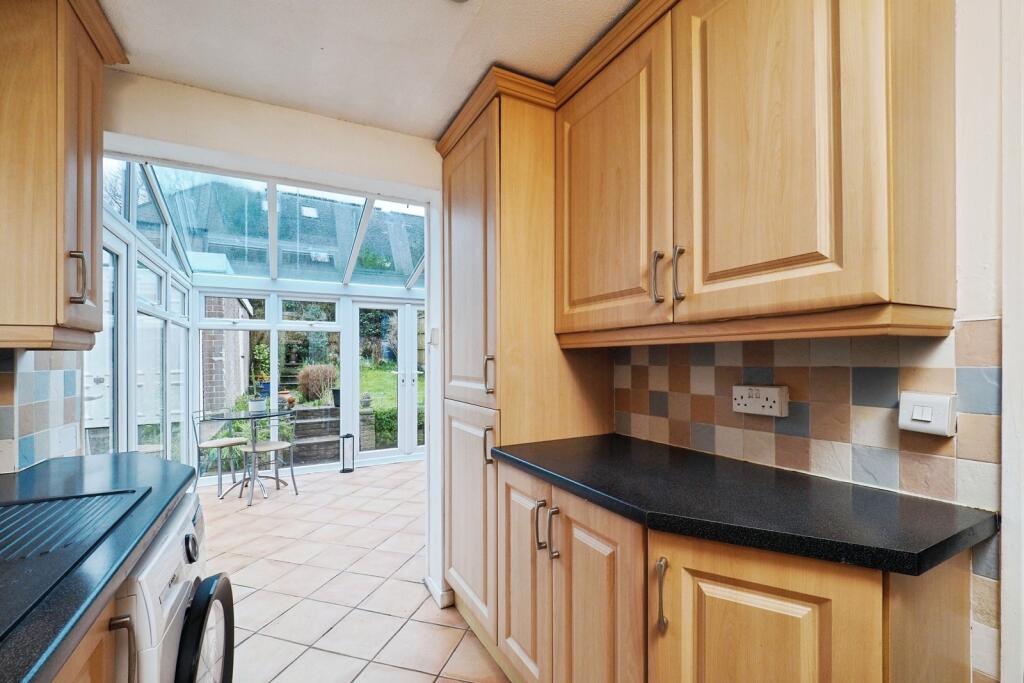 House in Nottingham, Bramcote - View 4