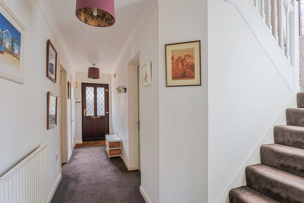 Isaacs Close, Poole photo 4
