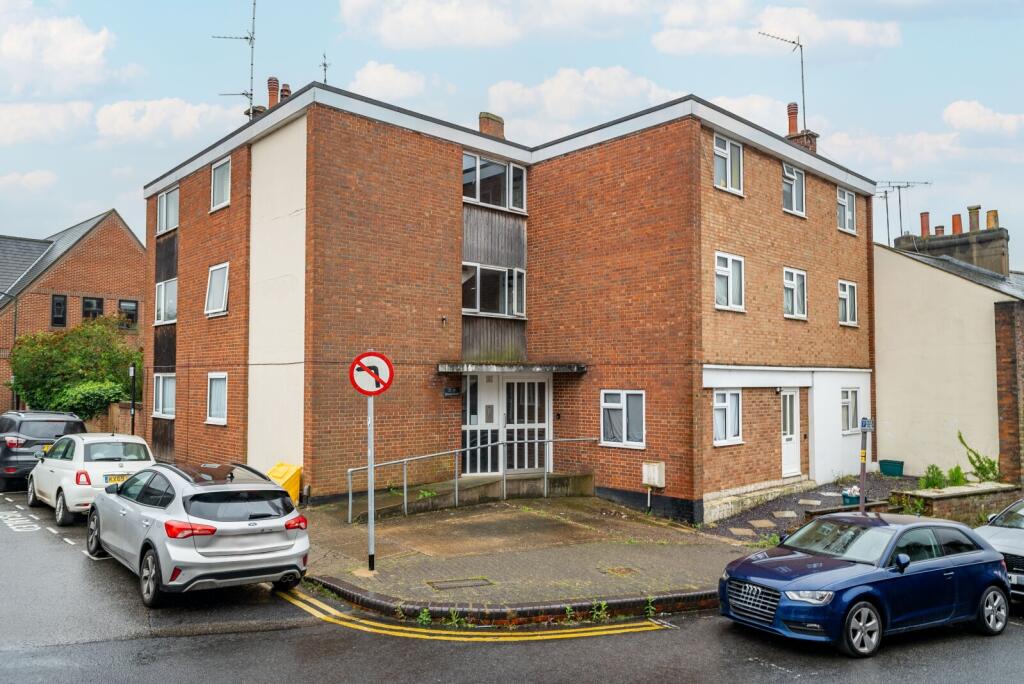 Spencer Street, St. Albans, Hertfordshire, AL3