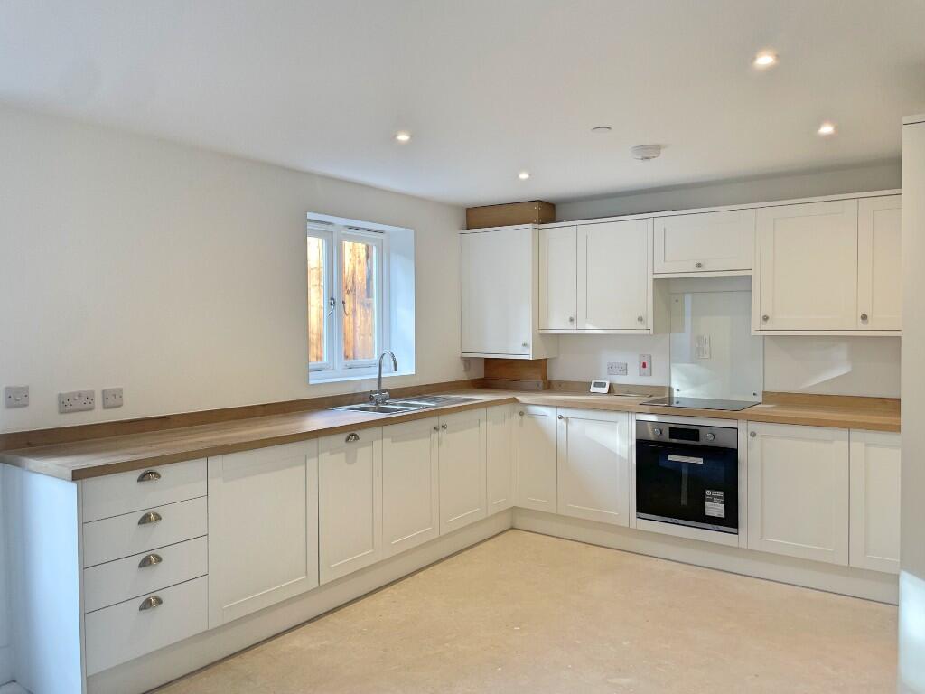 Spread Eagle Mews, WITHAM photo 3