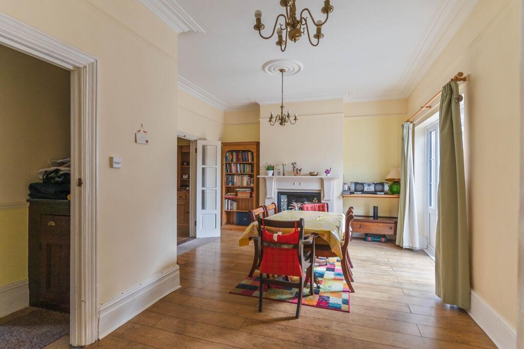 House in Newport - More