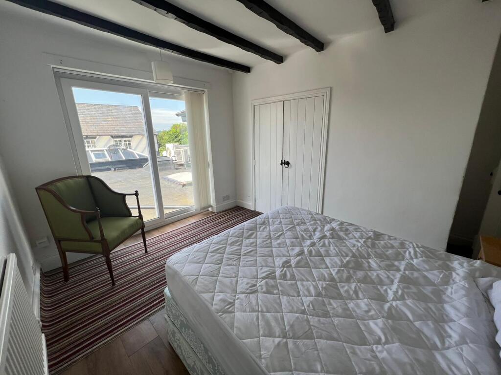 Apartment in Warrington - More