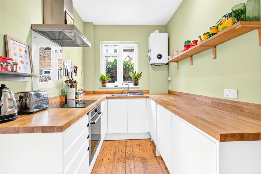 Apartment in London - More