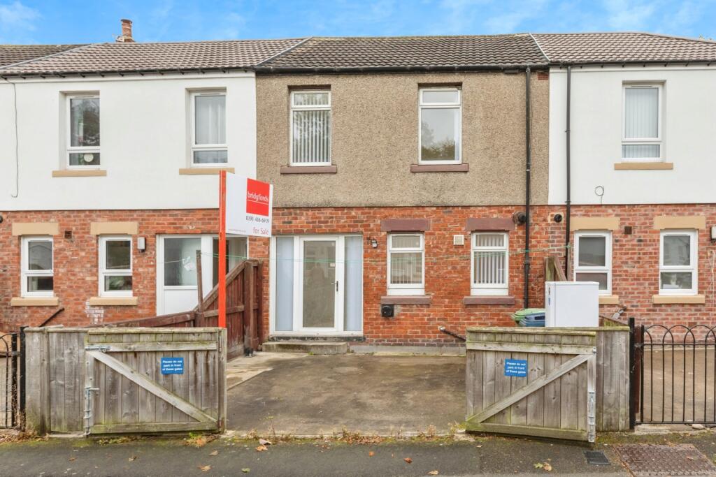 Main image of property: The Oval, Washington, Tyne and Wear, NE37