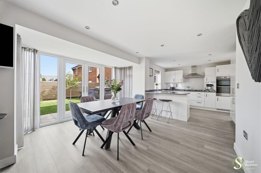 House in Wilmslow, Colshaw Farm - More