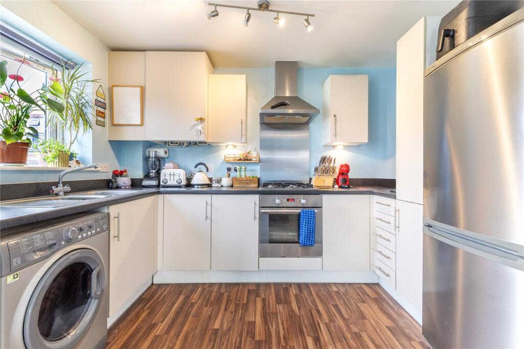 Raynham Close, Guildford, Surrey, GU4 photo 3