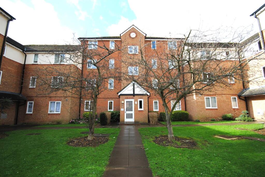 Main image of property: CLOSE TO WATFORD HOSPITAL