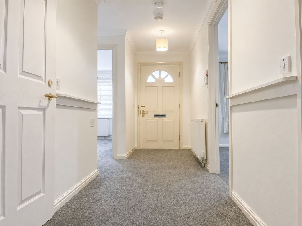 Apartment in Wirral, Liverpool City Region - View 2