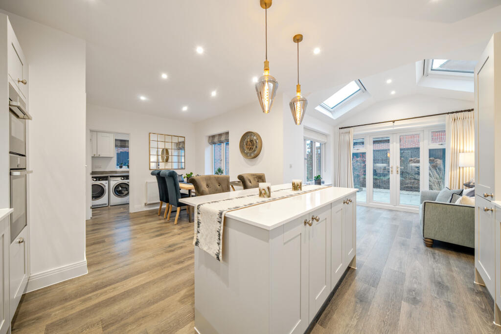 4-bed detached on Ottershaw, Surrey, KT16, £859,950