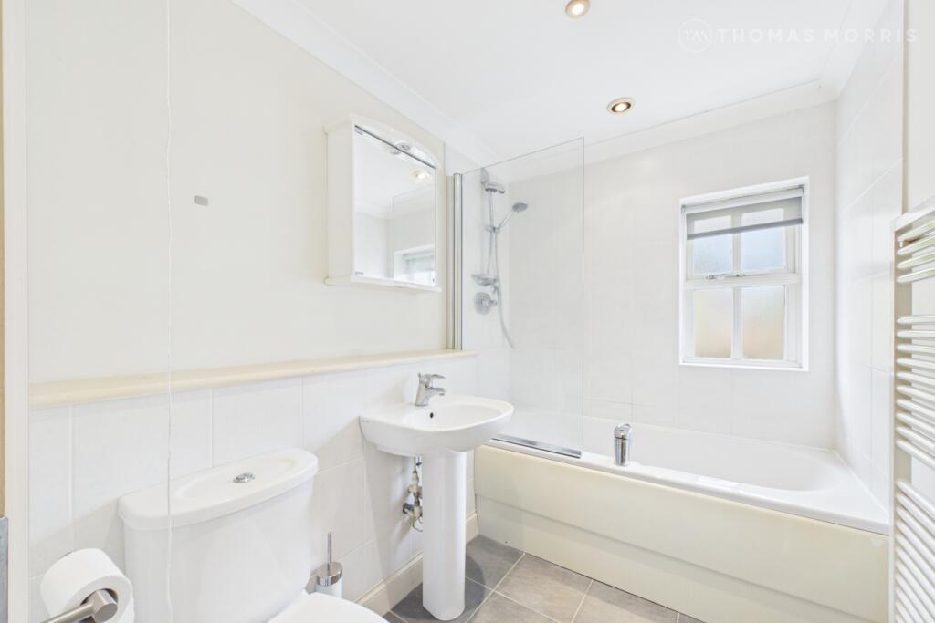 House in Huntingdonshire, Warboys - More