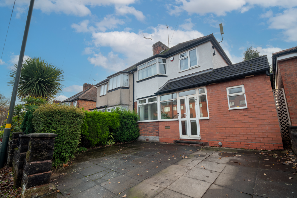 Main image of property: Haunch Lane,Birmingham,B13 0PL
