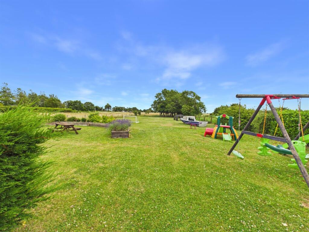 Main Road, Saltfleetby, Louth photo 4