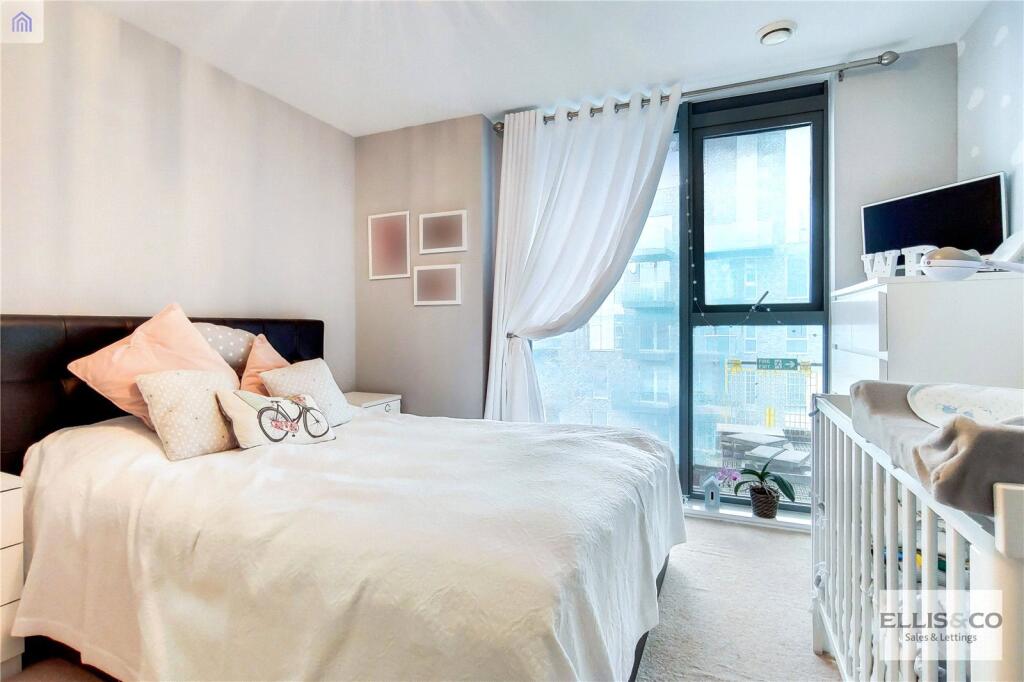 Apartment in London - View 5