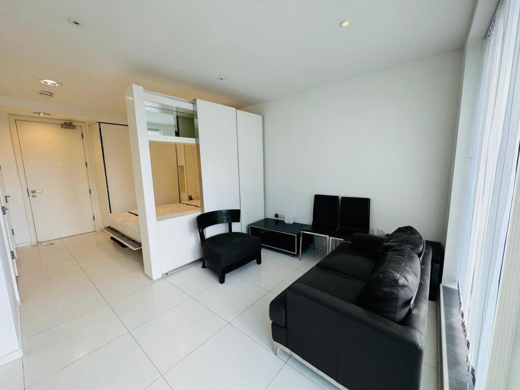 Studio flat for rent