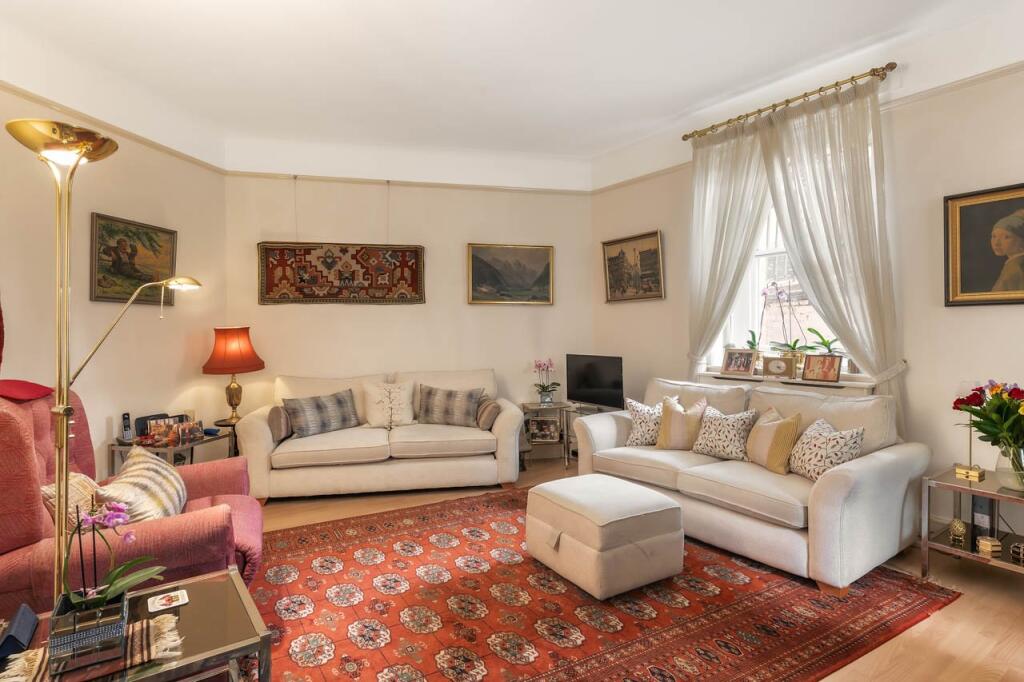 Campden Hill Road, London photo 3