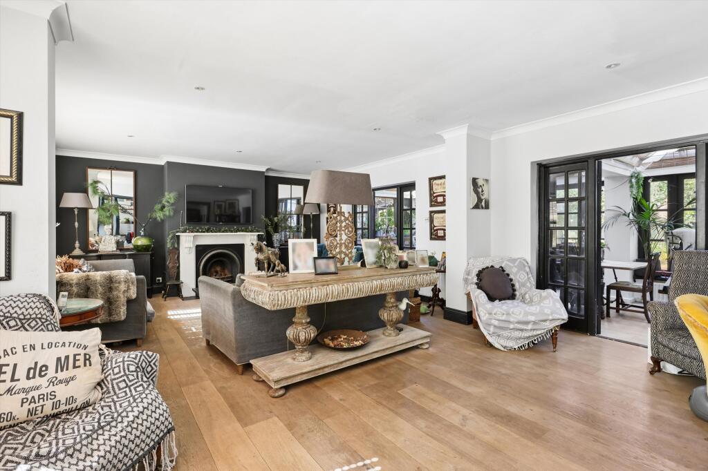 Drakes Close, Esher, Surrey, KT10 – pohled 3