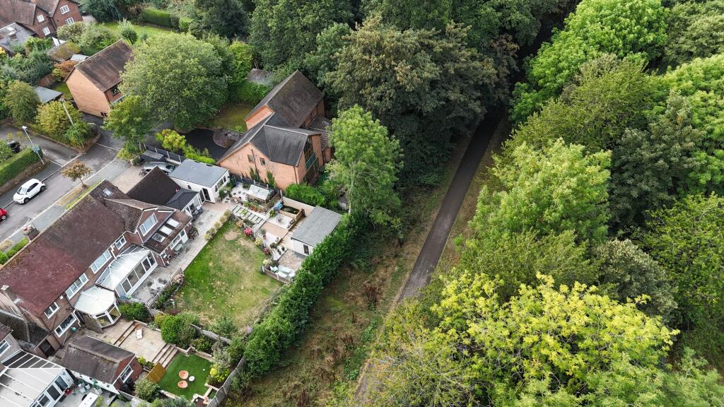 House in Stoke-on-Trent - View 4