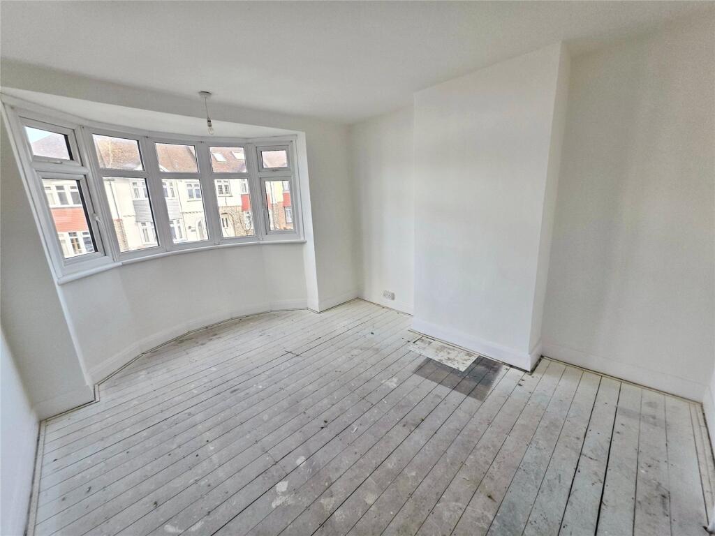 House in Gillingham, Medway - View 3