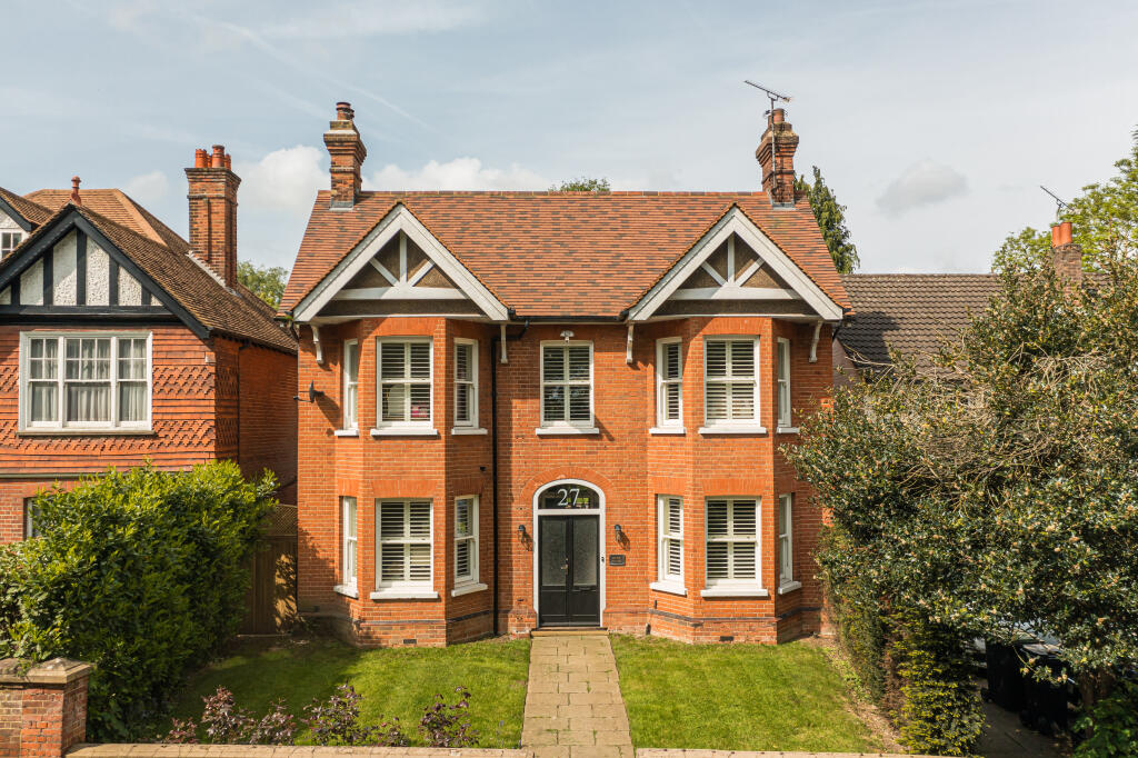 Main image of property: Park Lane, Beaconsfield, HP9