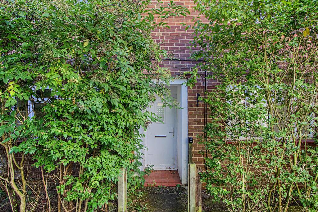 Apartment in Watford - View 2